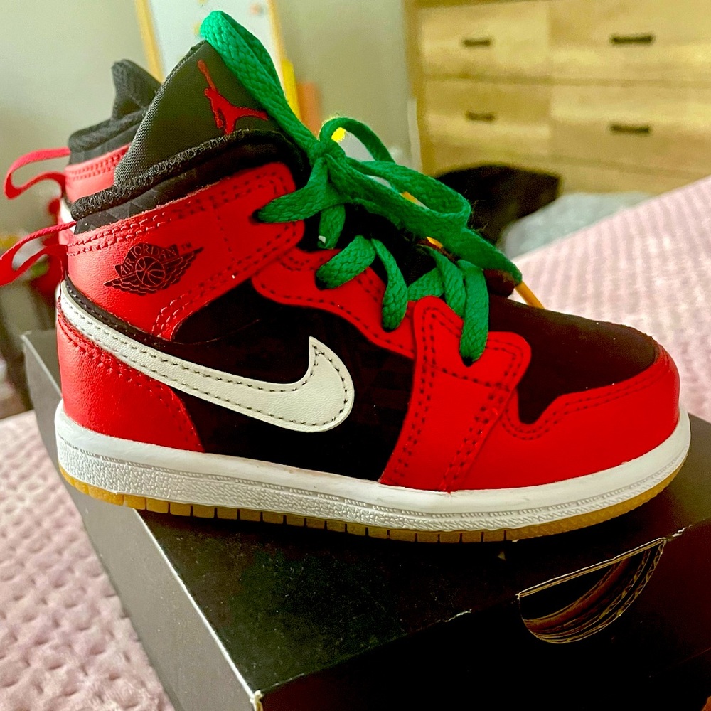 Jordan 1 size 7 black, white, green, red